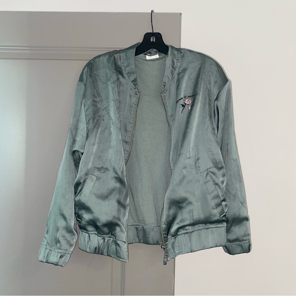 EMPYRE shinny green jacket
